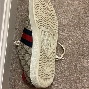 WOMENS SIZE 8 GUCCI ACE SHOES